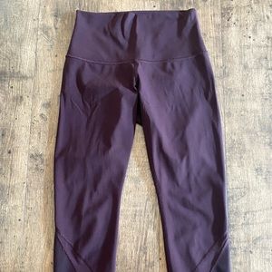 lululemon:: Wunder Under Crop HR 23” Scallop